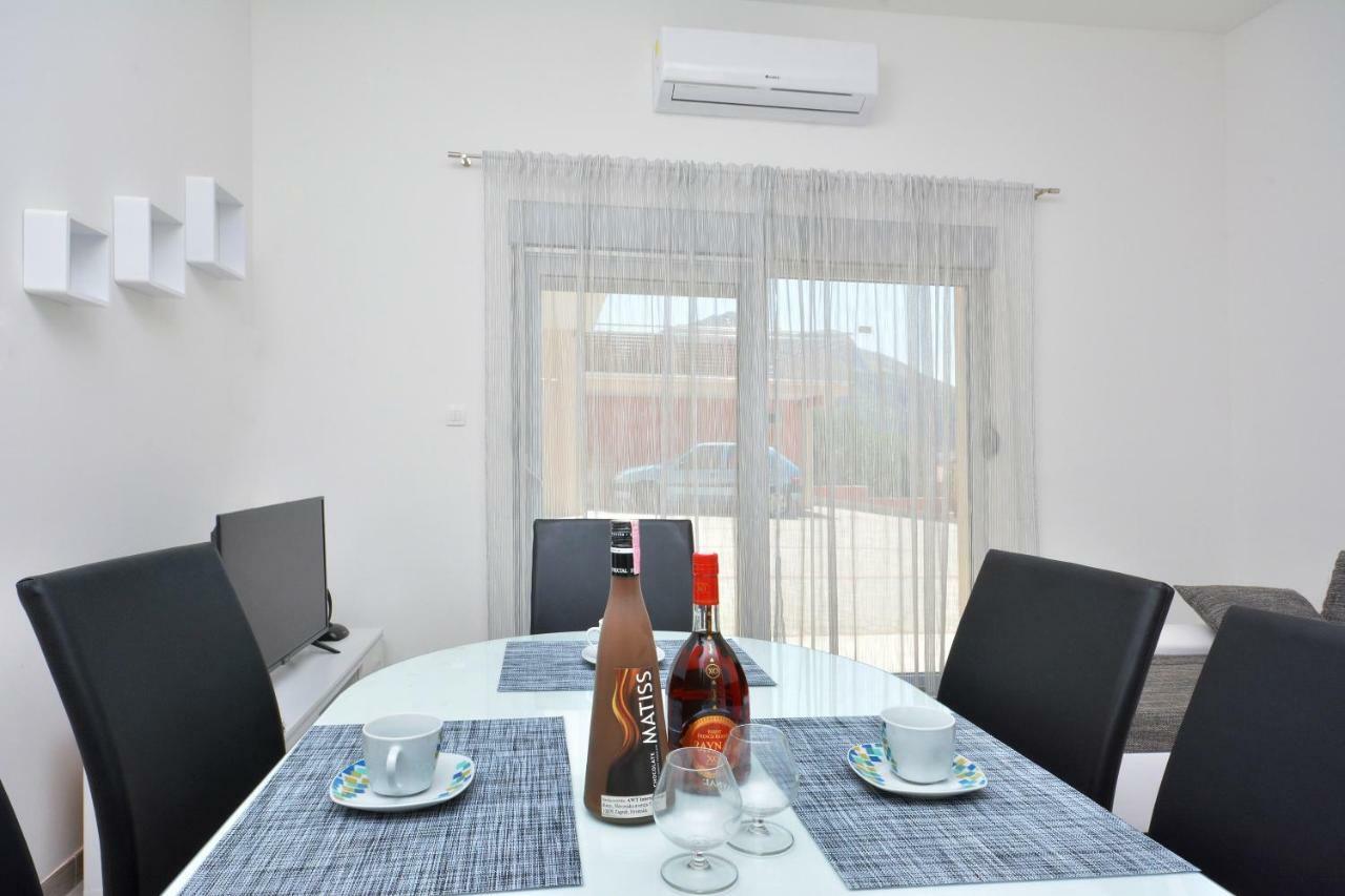 Апартаменты Apartman Lucic Сплит Экстерьер фото